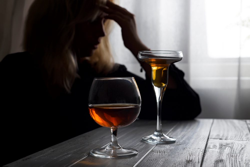 woman drinking alcohol- how long does it take to recover from alcohol poisoning